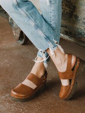 Yellowbox Renavi Flatform Clogs